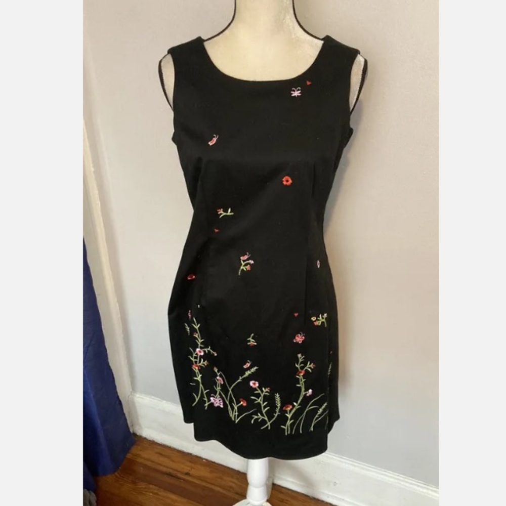 5-31 Sag Harbor dress black sleeveless embroidered 6 butterfly floral vtg